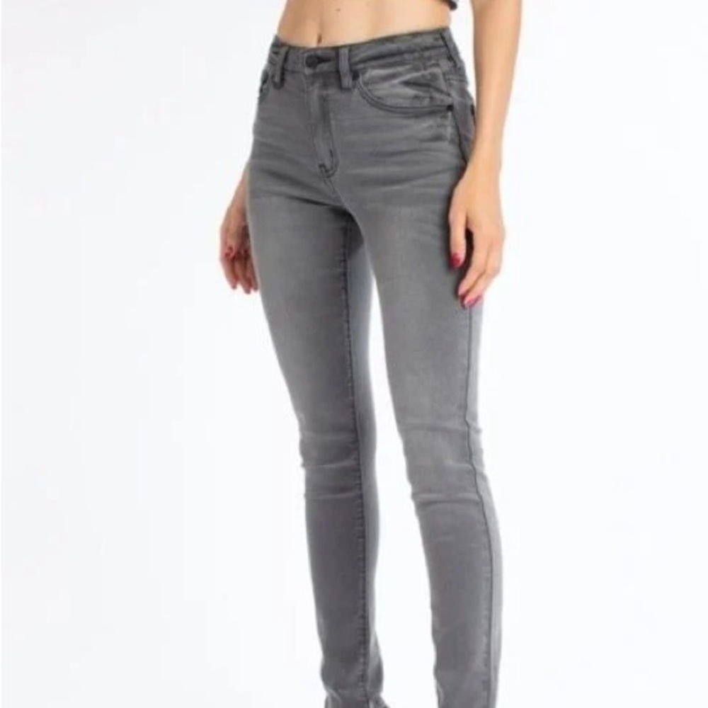 NWT Kancan High Rise Skinny Jeans